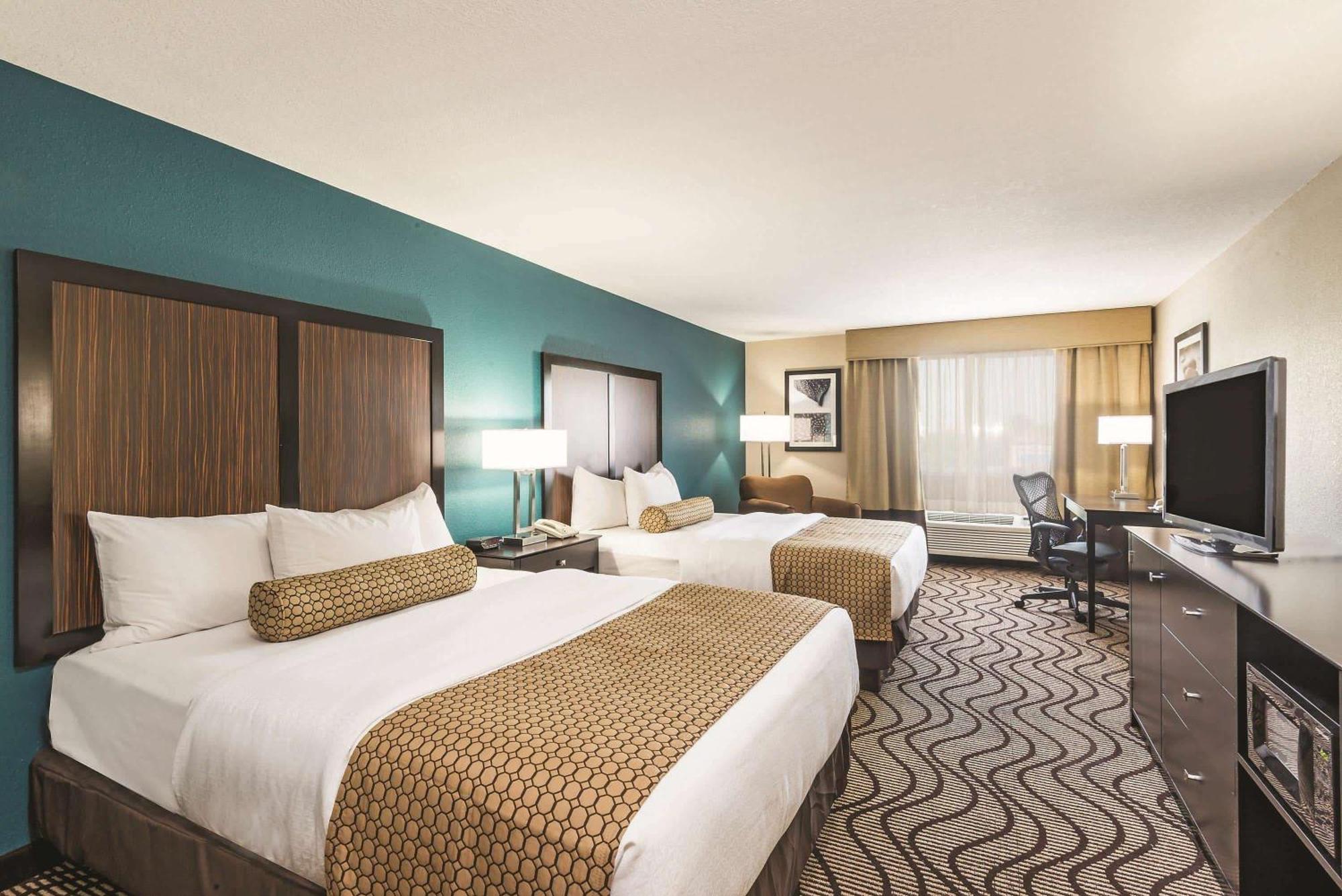 Queen Room with Two Queen Beds - Mobility Access/Non-Smoking,1282779250:JPEG