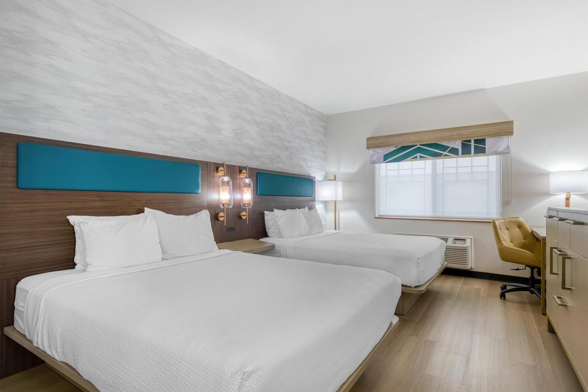 Queen Room with Two Queen Beds - Pet-Friendly/Non-Smoking